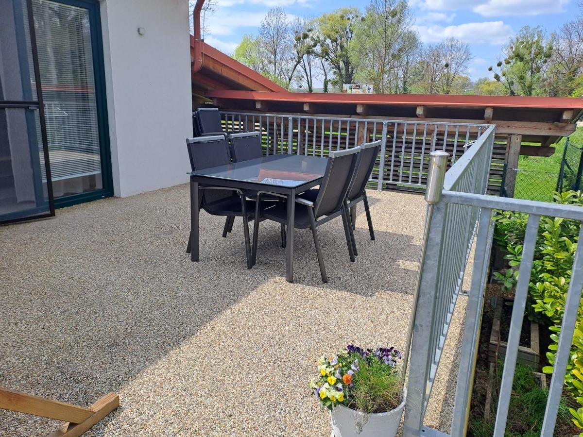 Apartmány U Zámečku Hlohovec Esterno foto
