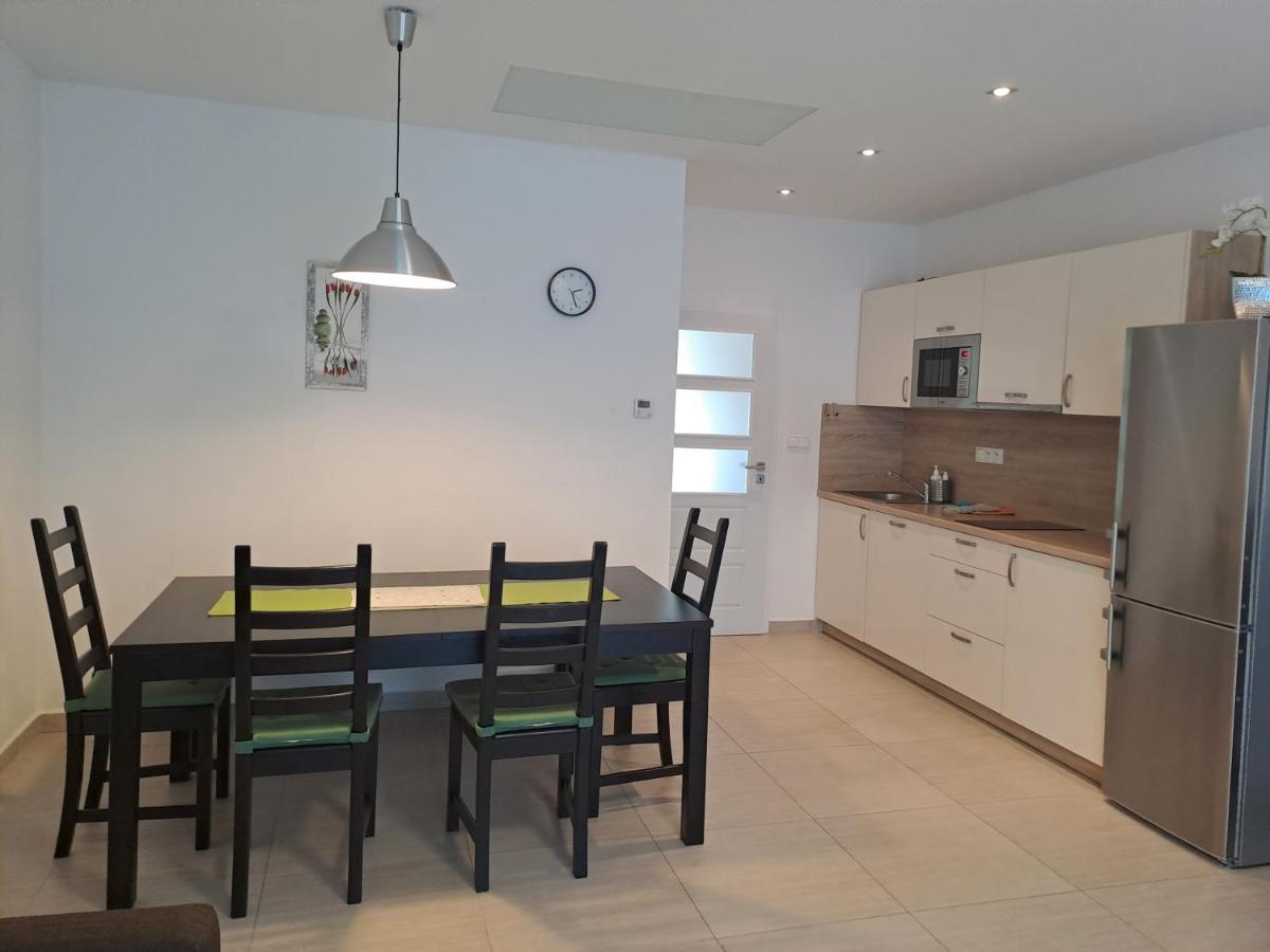 Apartmány U Zámečku Hlohovec Esterno foto