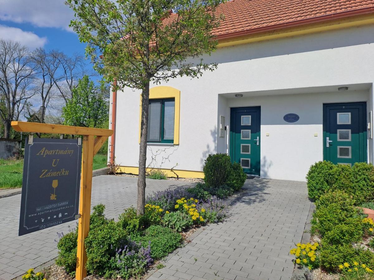 Apartmány U Zámečku Hlohovec Esterno foto